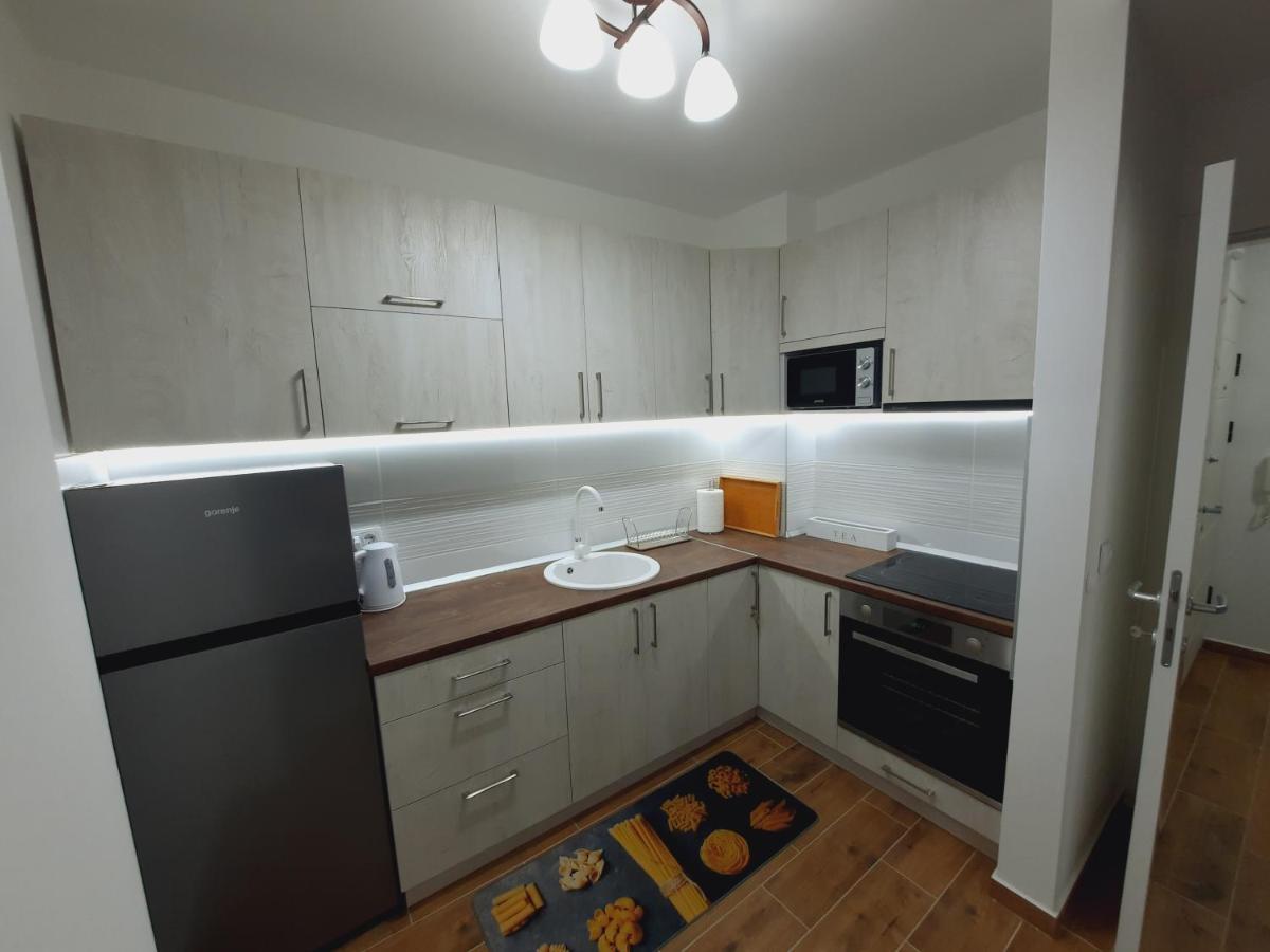 Apartman Kristal Sremska Mitrovica Eksteriør billede