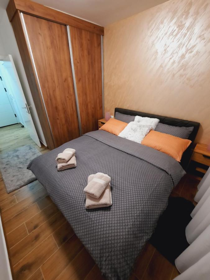 Apartman Kristal Sremska Mitrovica Eksteriør billede