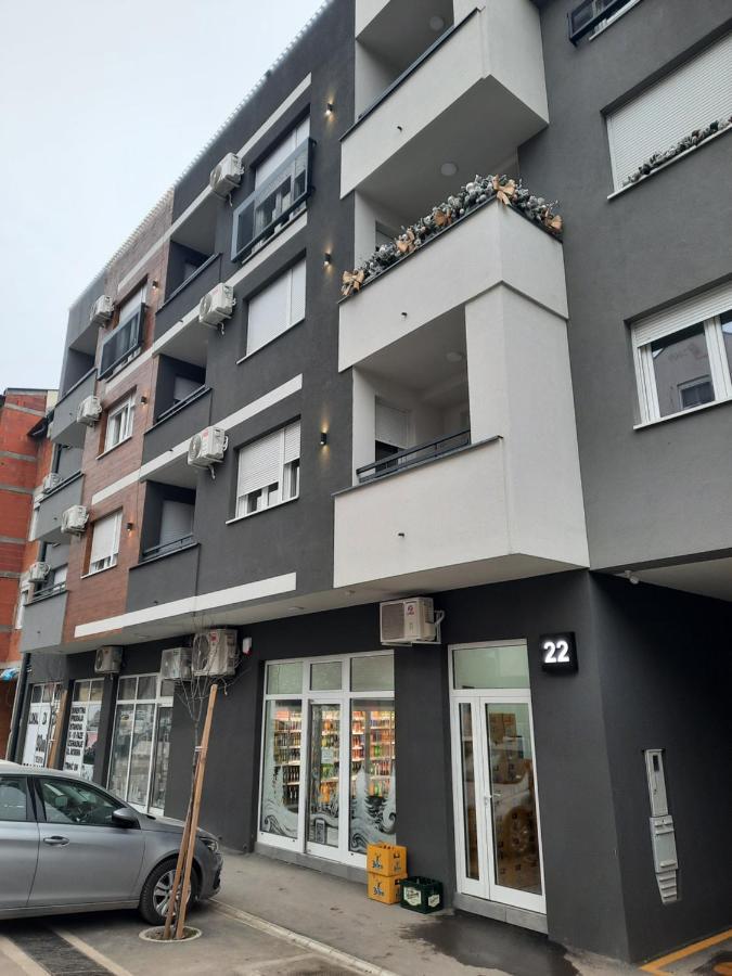 Apartman Kristal Sremska Mitrovica Eksteriør billede