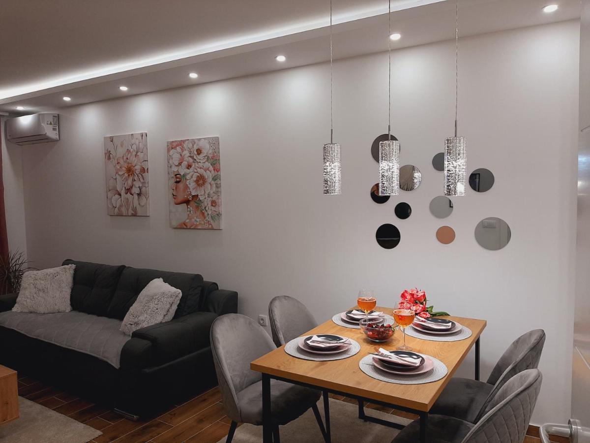 Apartman Kristal Sremska Mitrovica Eksteriør billede