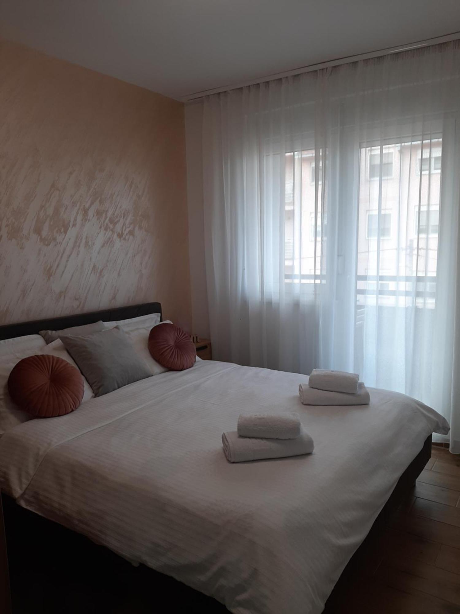 Apartman Kristal Sremska Mitrovica Eksteriør billede